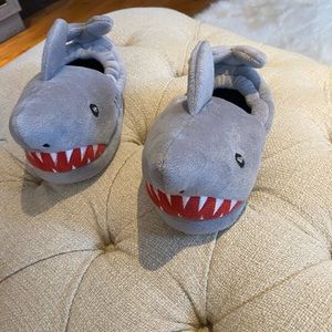 Kids shark slippers, size 13/1. Eyes light up when walking!